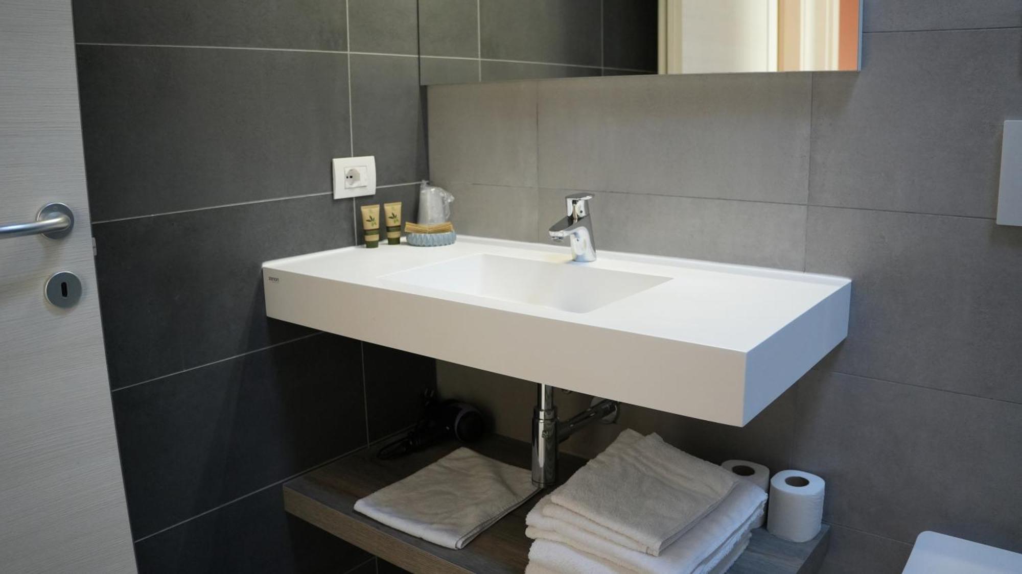 Casa Maria Apartments Riva del Garda Phòng bức ảnh